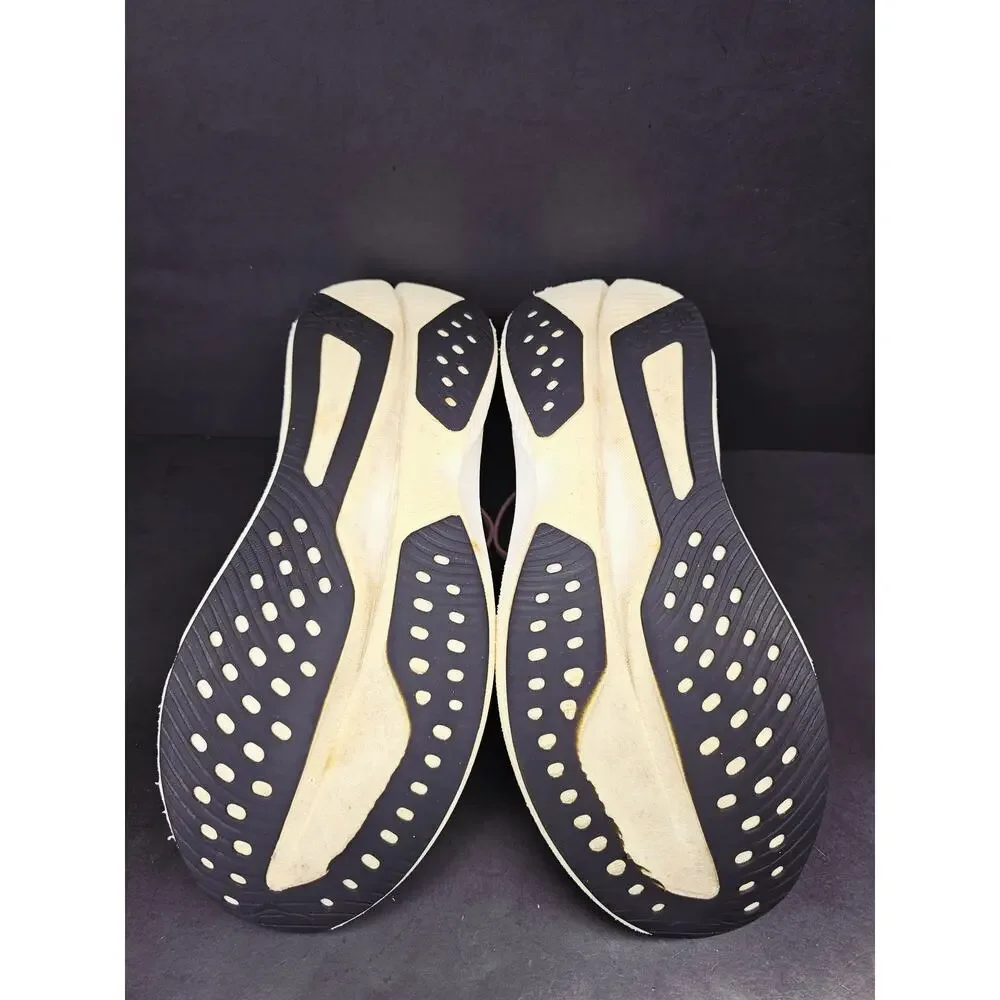 Hoka Women 9 Comfy footwear